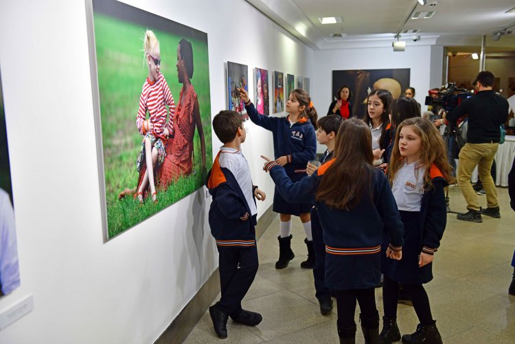 “Kara Kıtanın Beyaz Çocukları” Sergisi İKÜSAG’da Açıldı