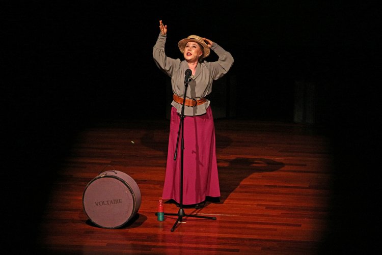 “Ben Rosa Luxemburg” Tiyatro Oyunu