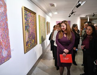 "Bütün Noktalar Sonda, Boşluk Sonsuzda"